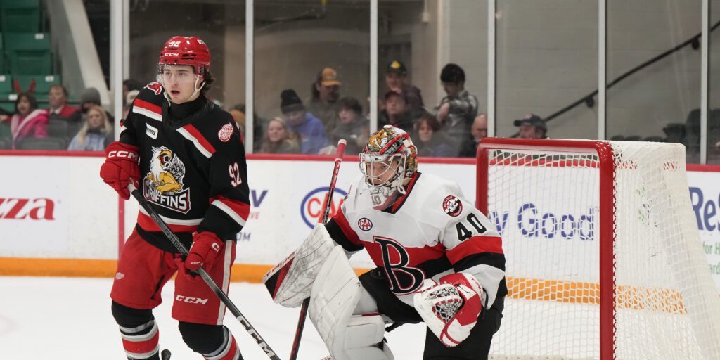 Griffins slip past Senators. - Vimarsana News