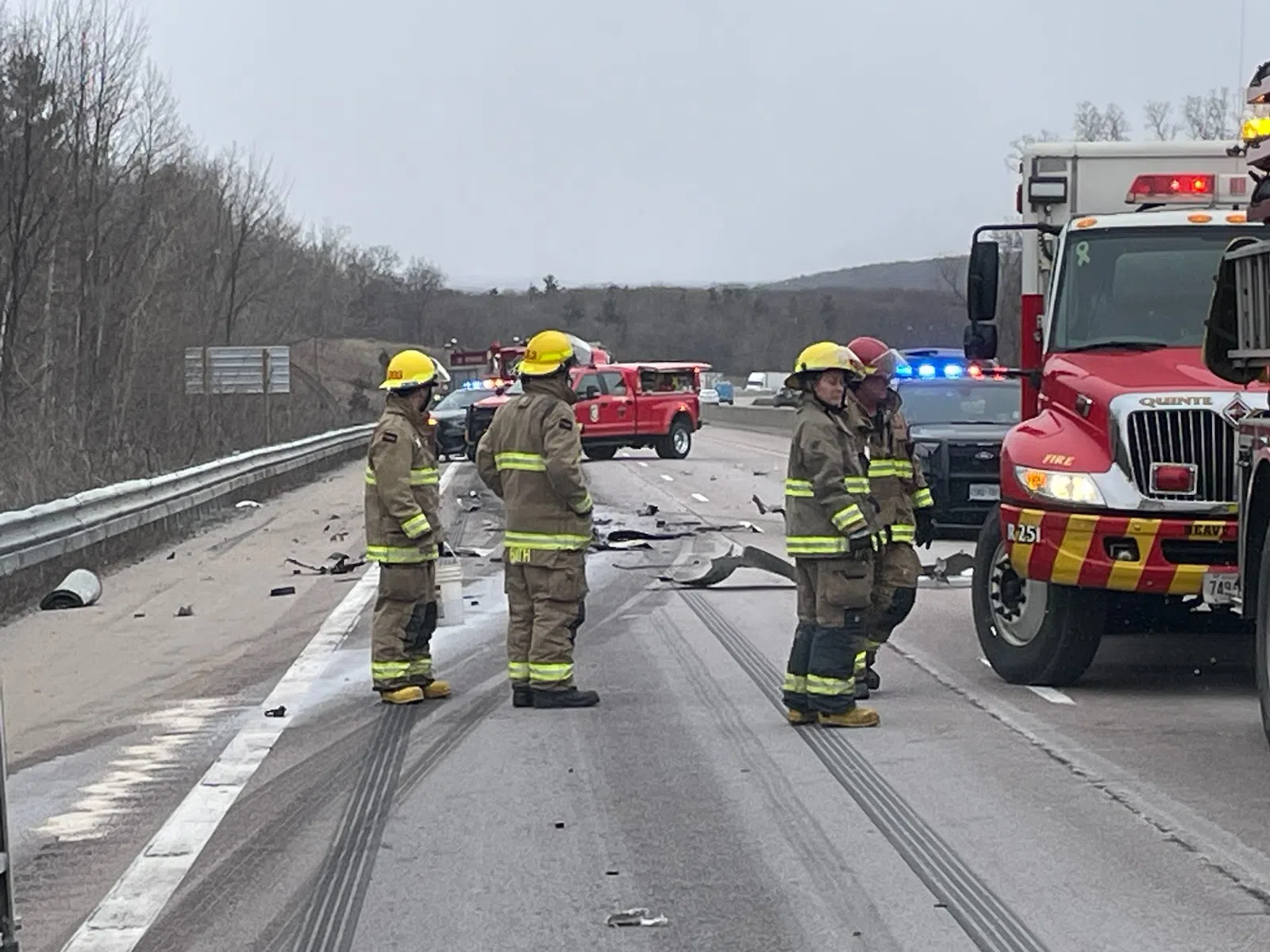 Trucks collide on 401