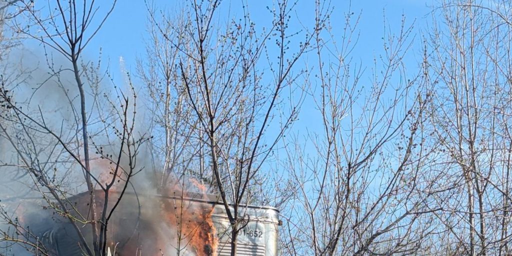 Tractor Trailer fire in Creelman Avenue area - Vimarsana News