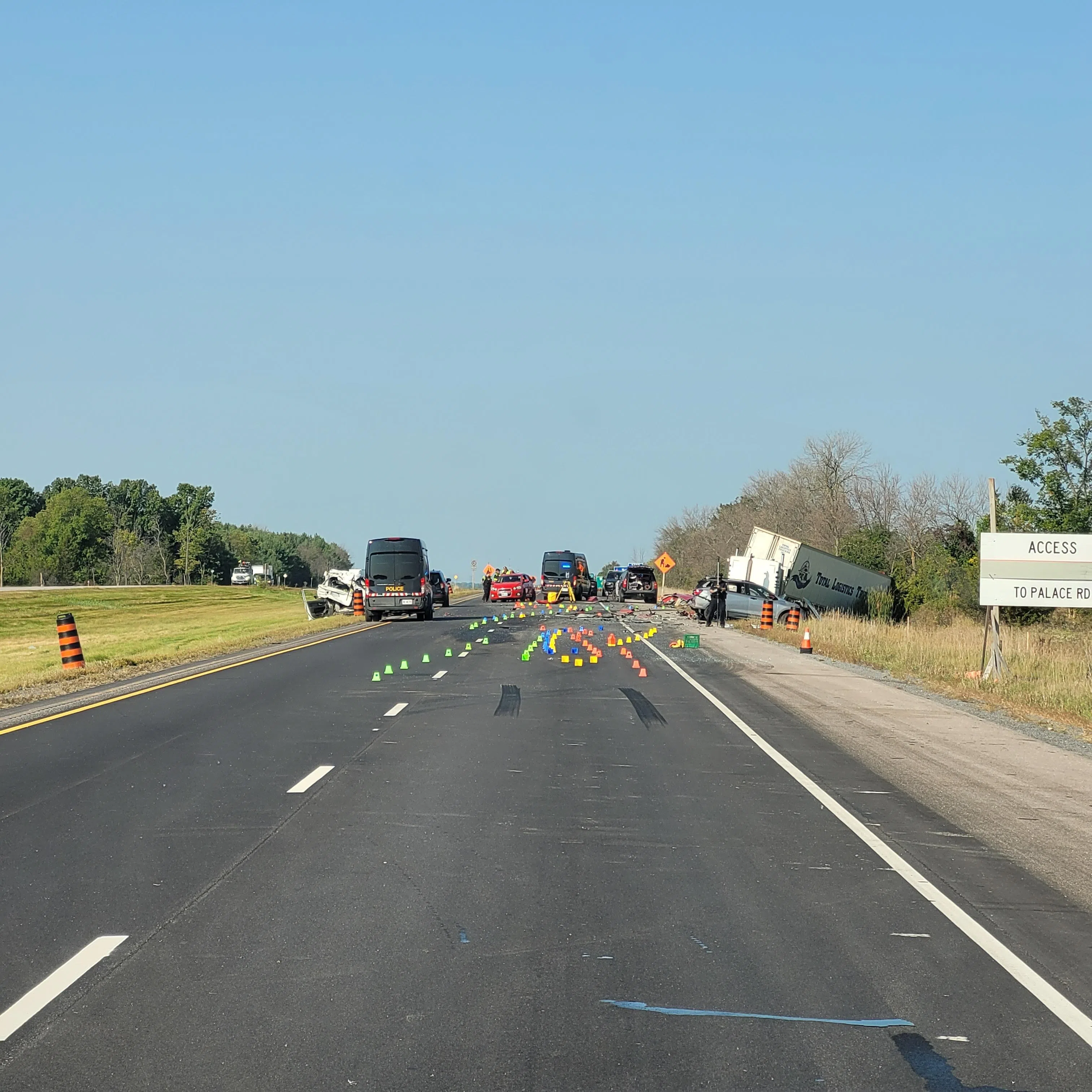 Fatality in five-vehicle collision on 401 near Napanee