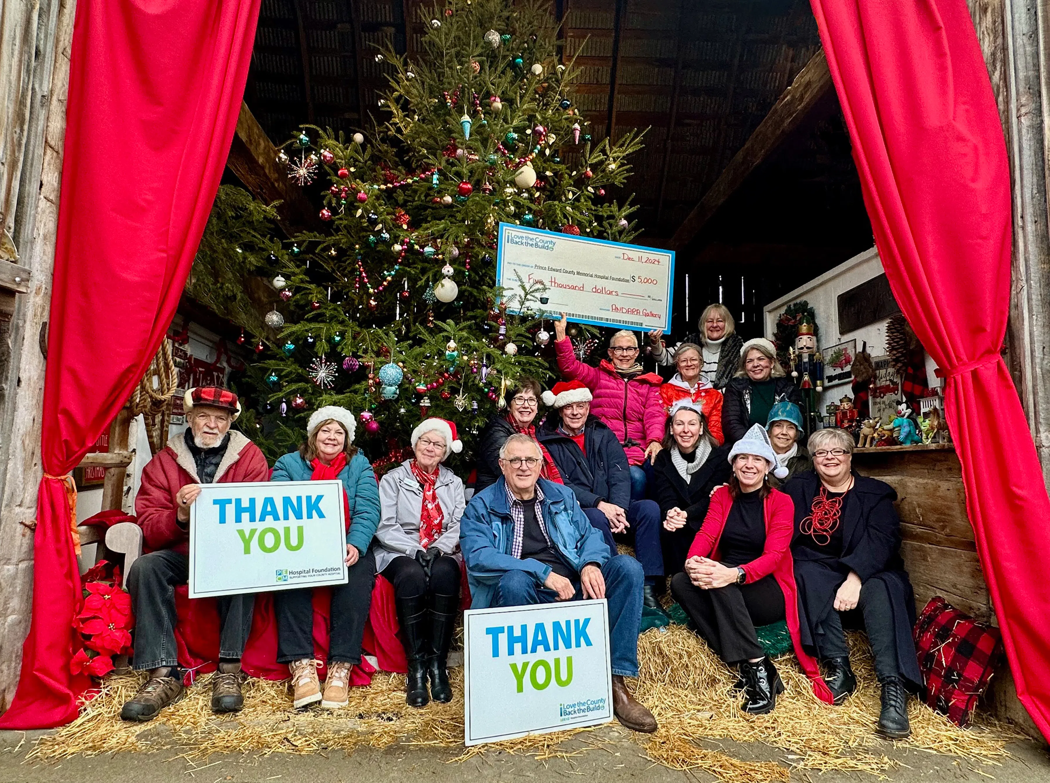 Fifth annual Holiday Photo in the Barn raises $5,000 for Back the Build campaign