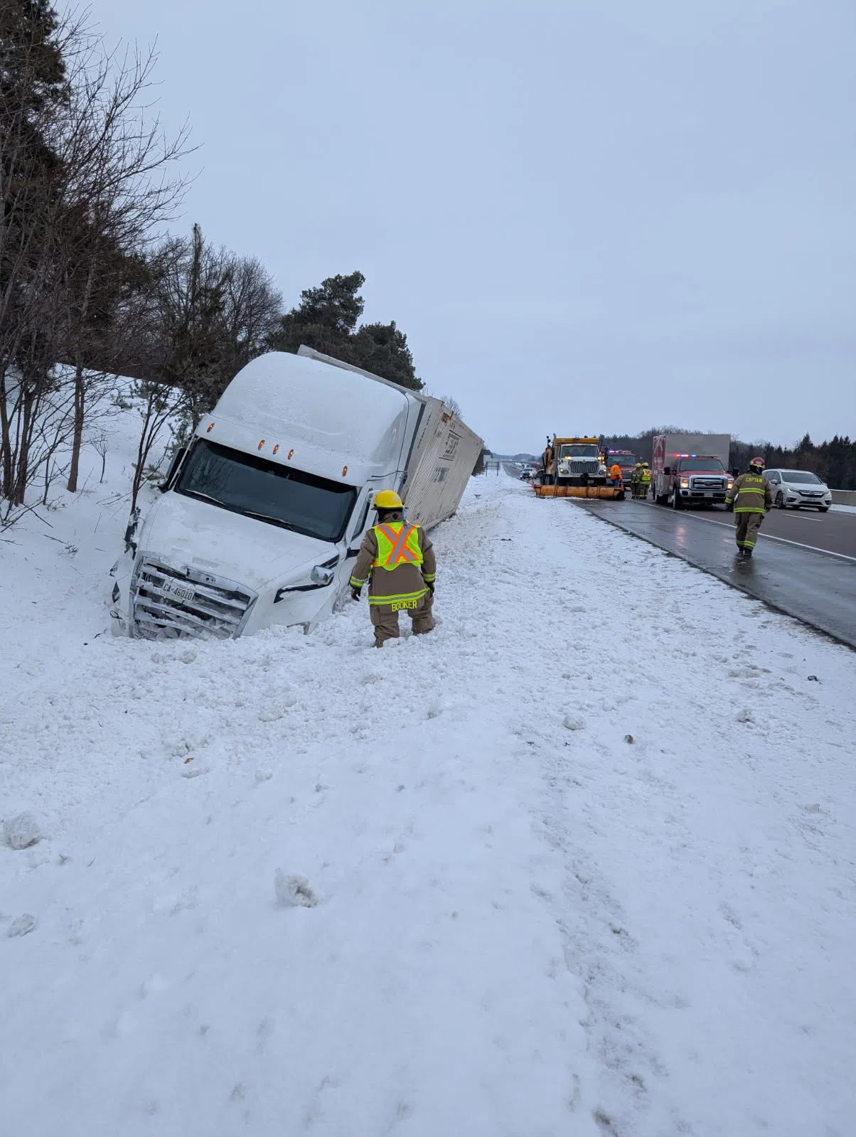 UPDATE: Lane reopened after 401 wreck