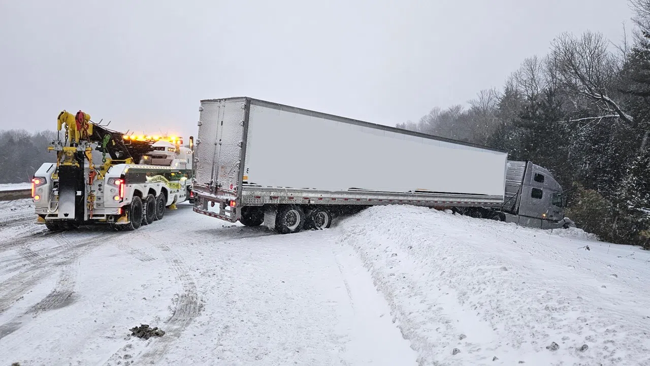 Accident causes 401 closure