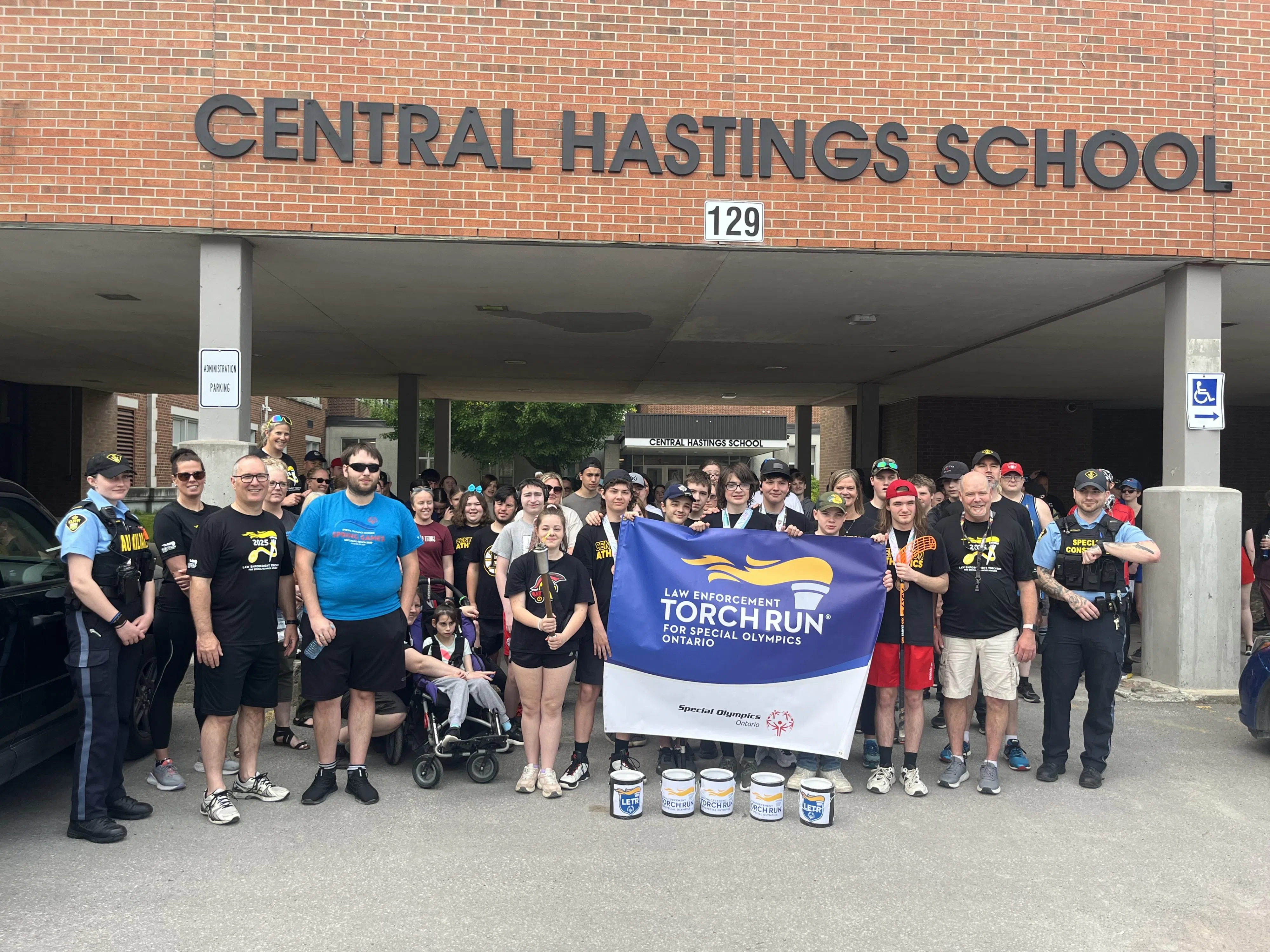 Torch Run in Madoc recognizes Special Olympics Floor Ball team
