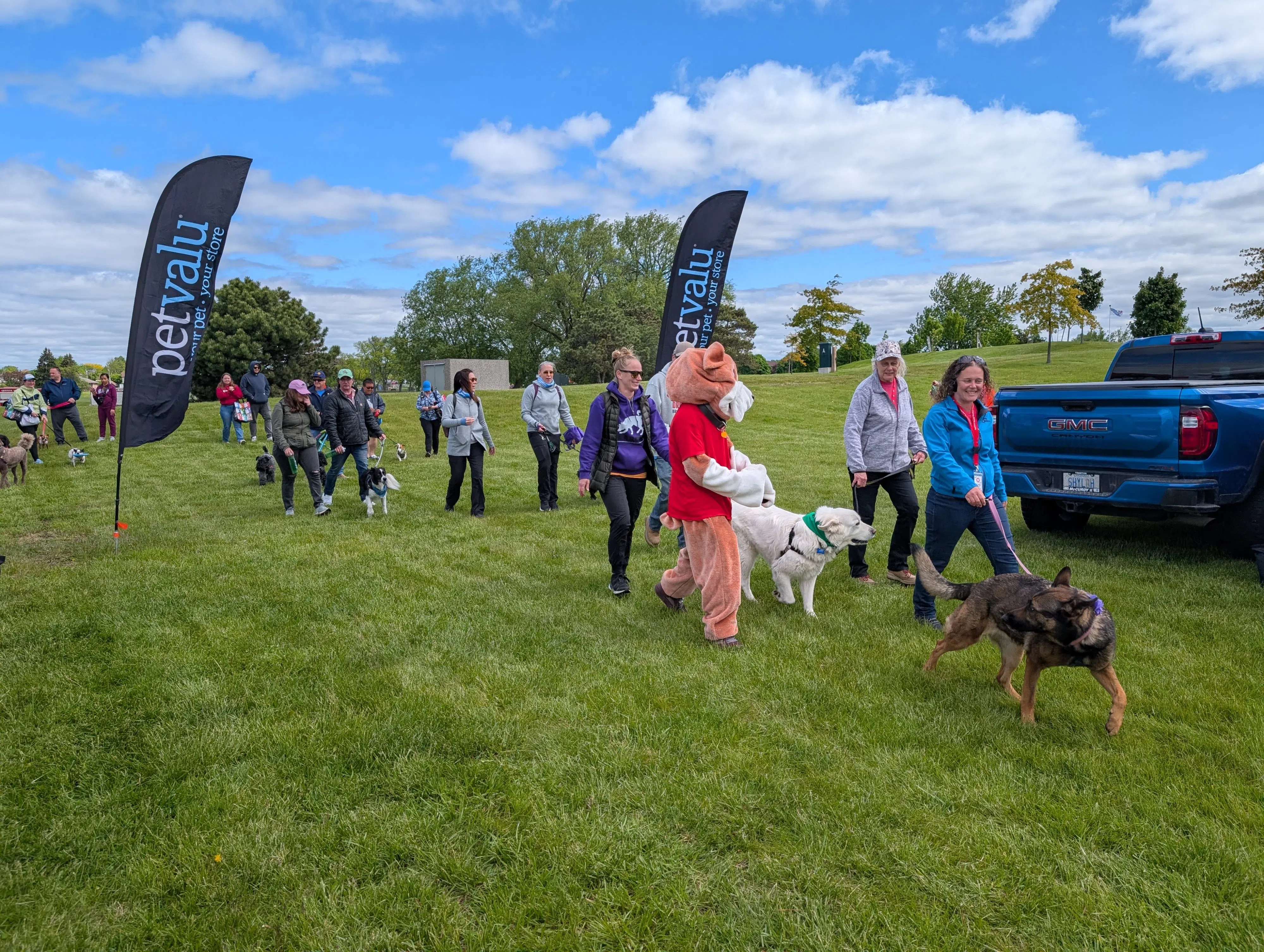 Plenty of Wiggling and Waggling for the Humane Society