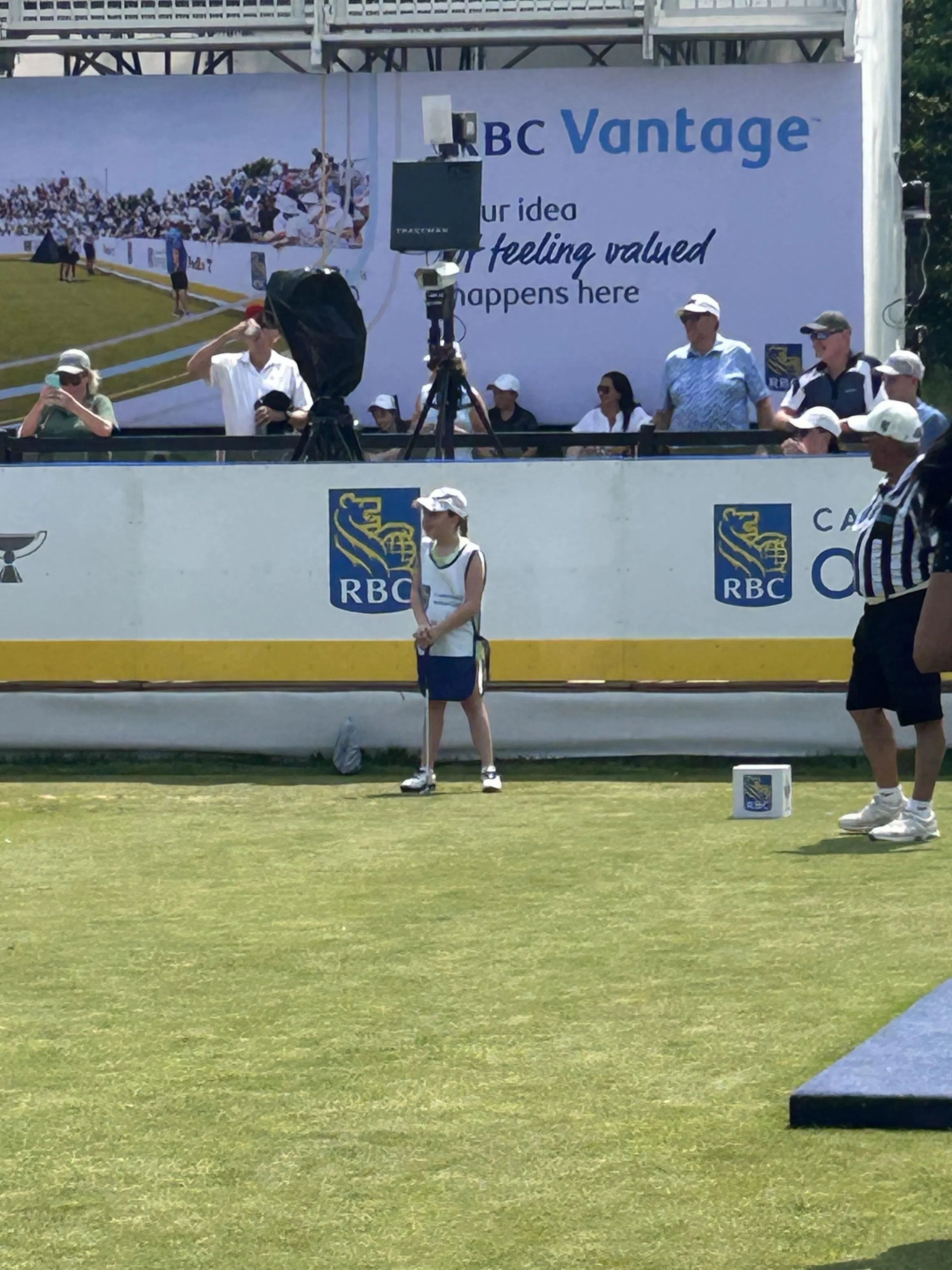 Youngsters from "NINE Golf" meet the pros at the Canadian Open