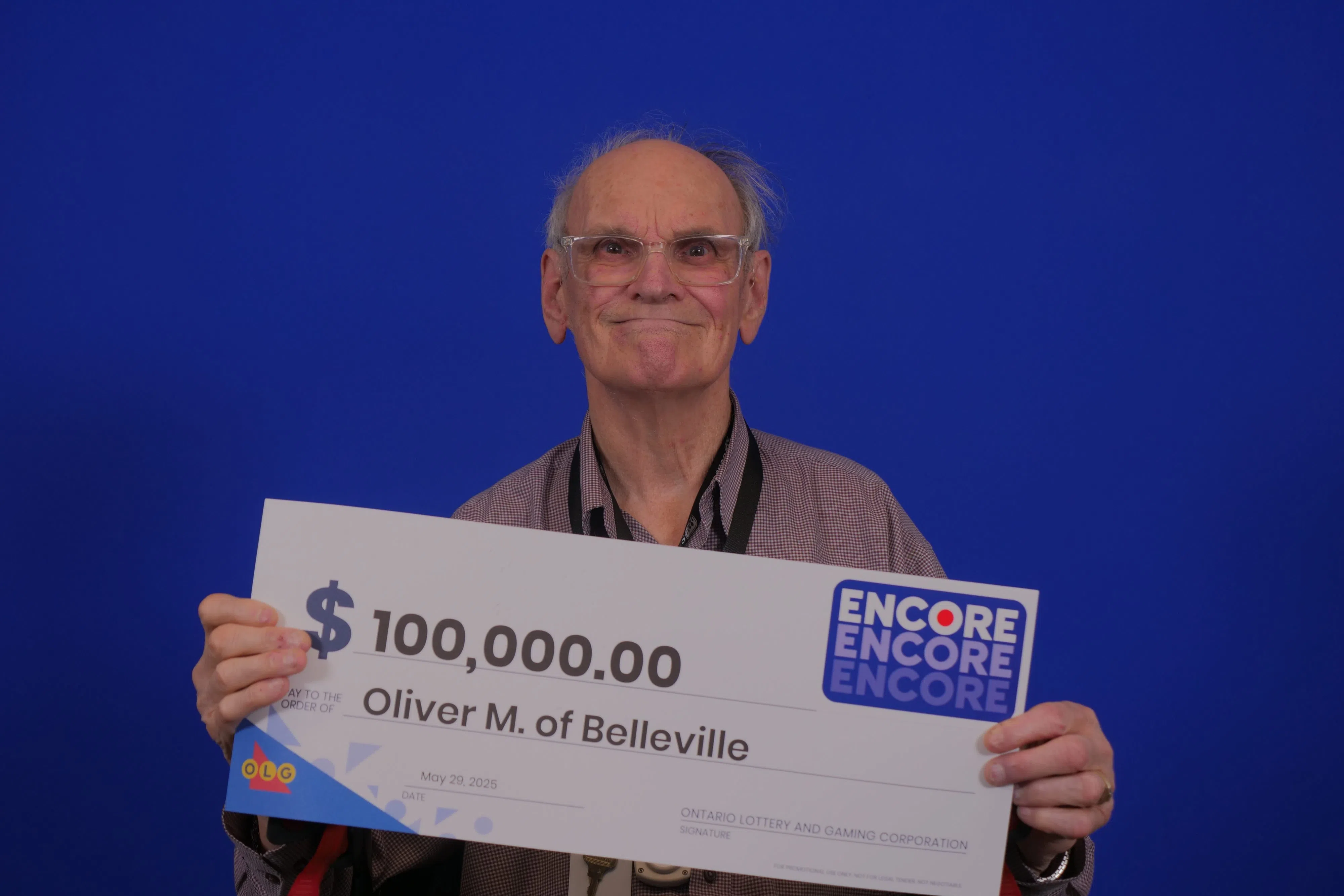 Belleville man celebrates lottery win