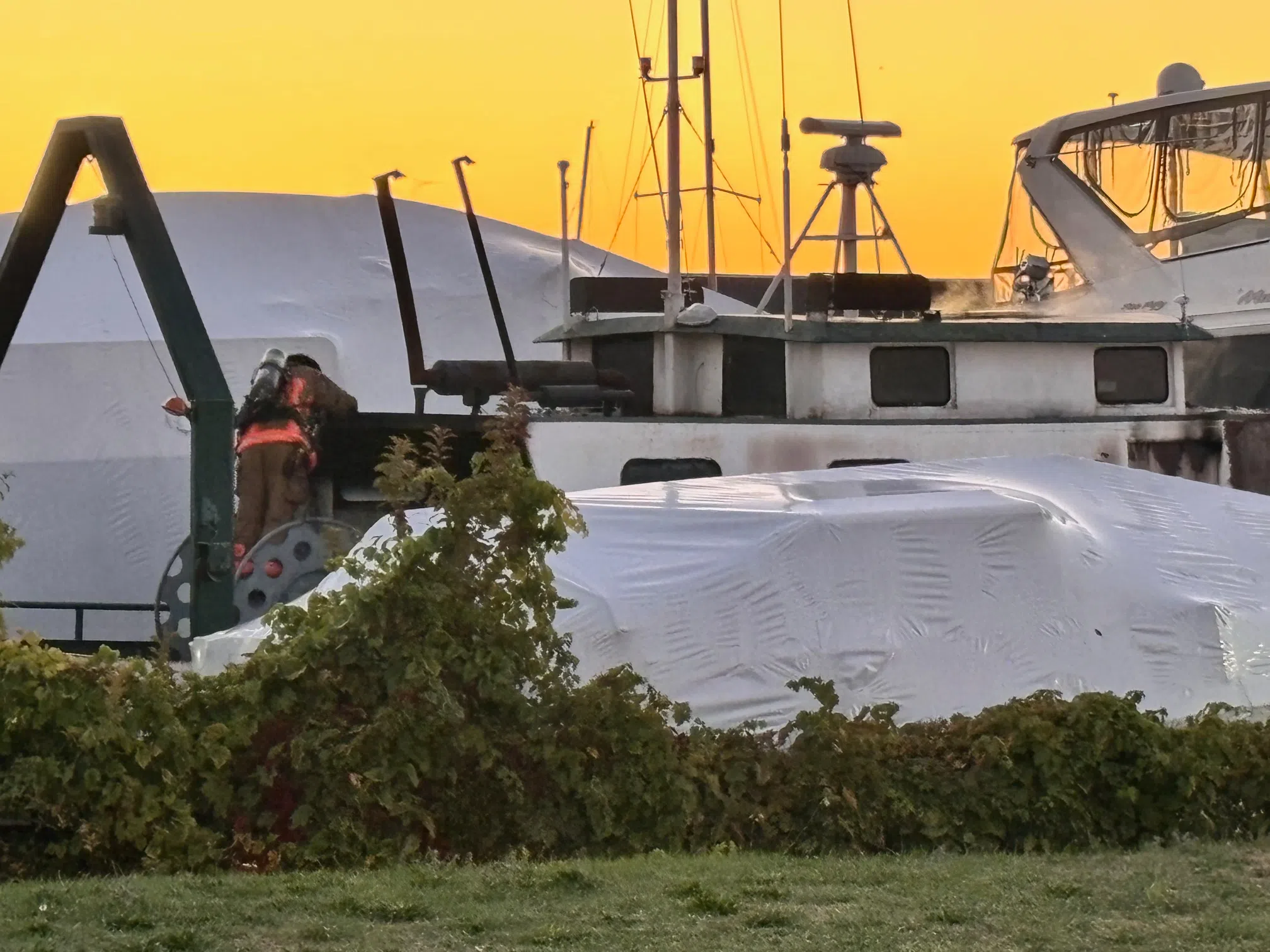 Boat fire doused quickly