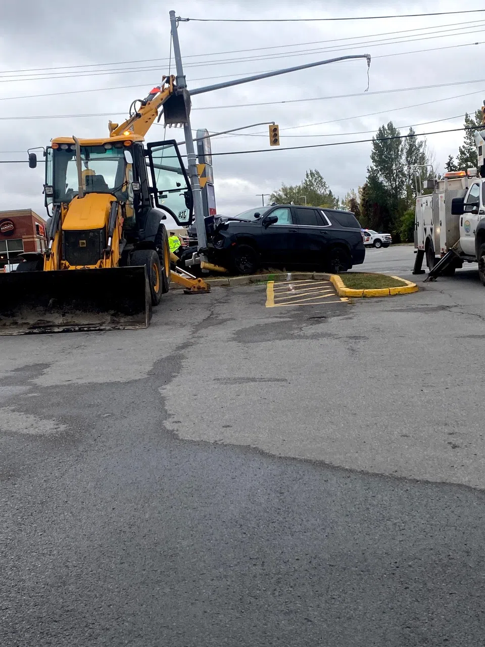 UPDATE: Dundas Street East in Trenton to be closed for several hours following morning collision