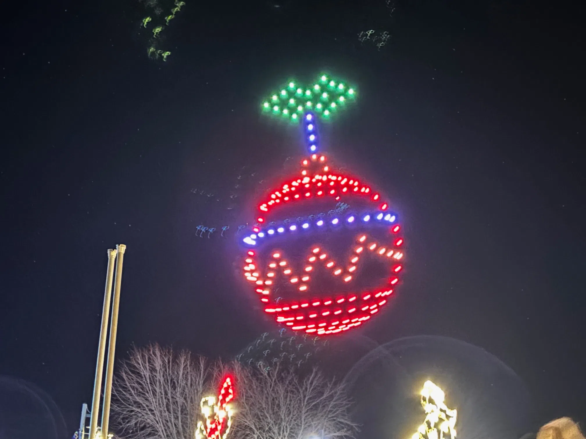 Thousands get into the holiday spirit