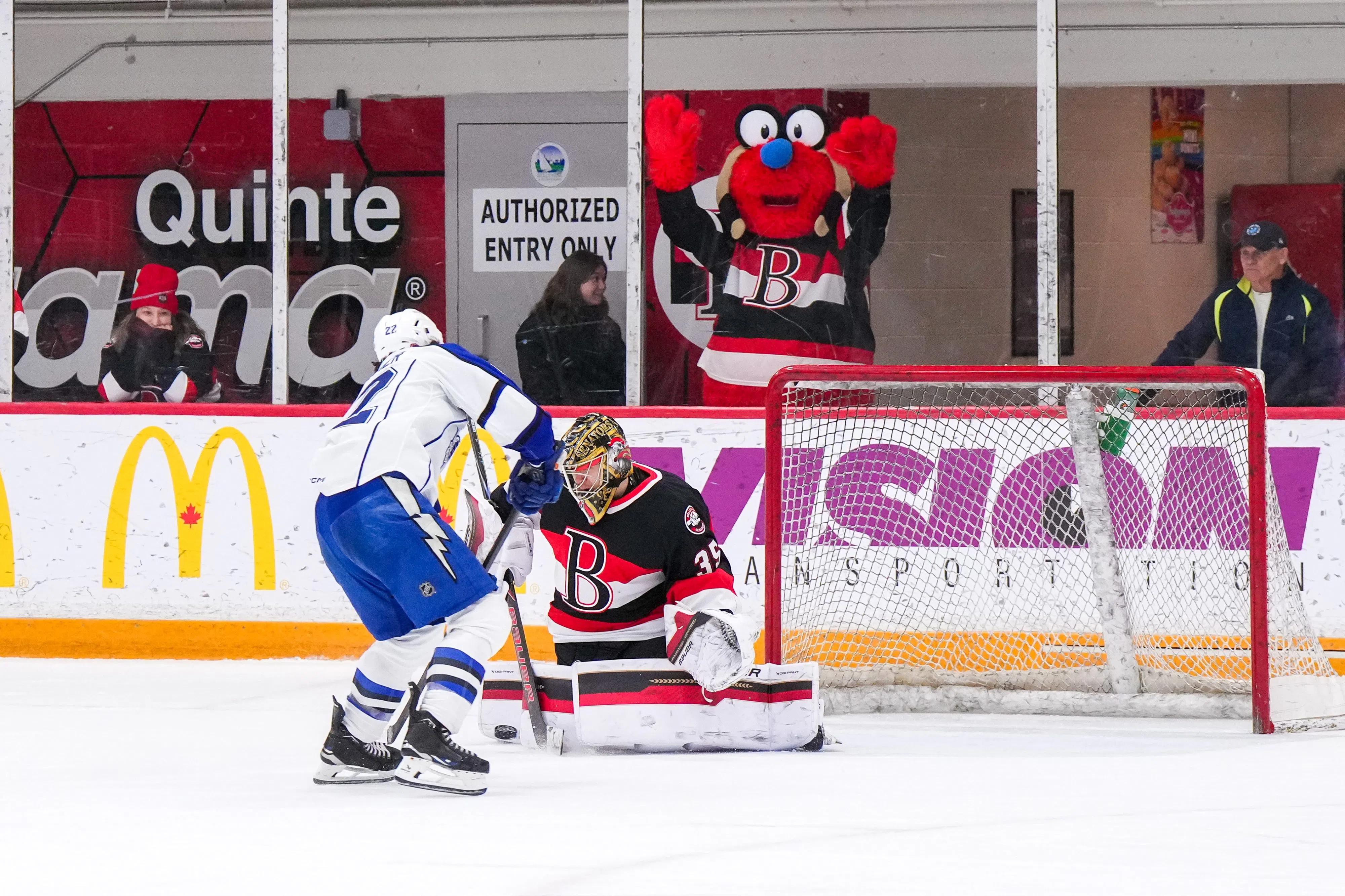 B-Sens drop tough one to Syracuse