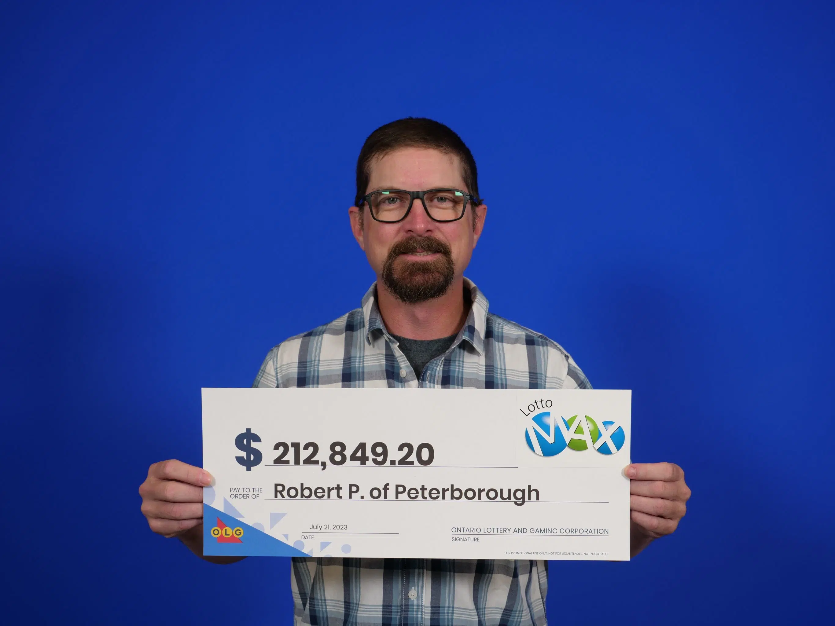 Lotto max deals time of draw