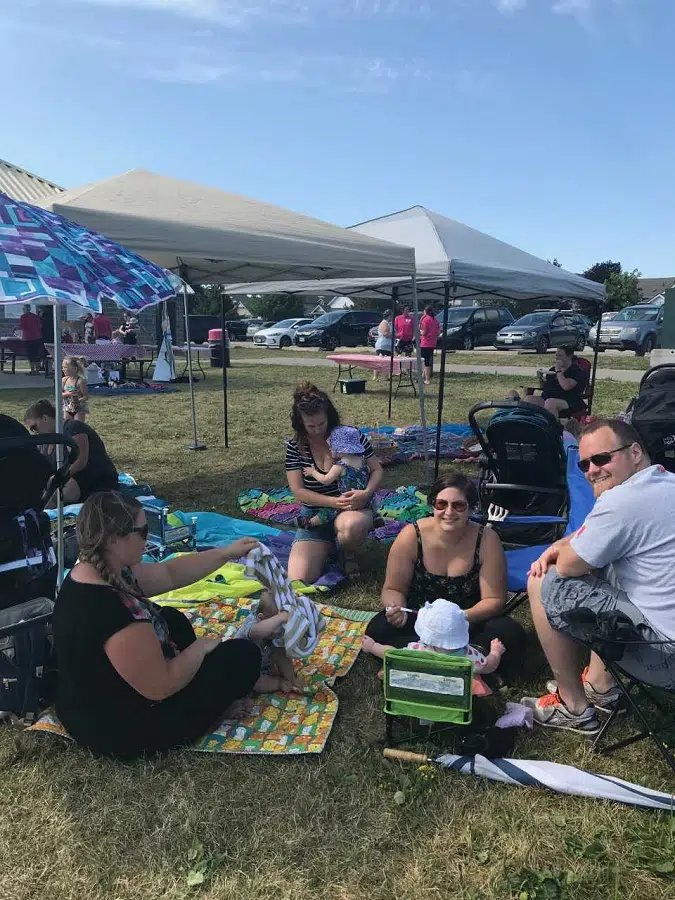 BREASTFEEDING CLINIC OFFERS COMMUNITY SUPPORT FOR NURSING MOTHERS