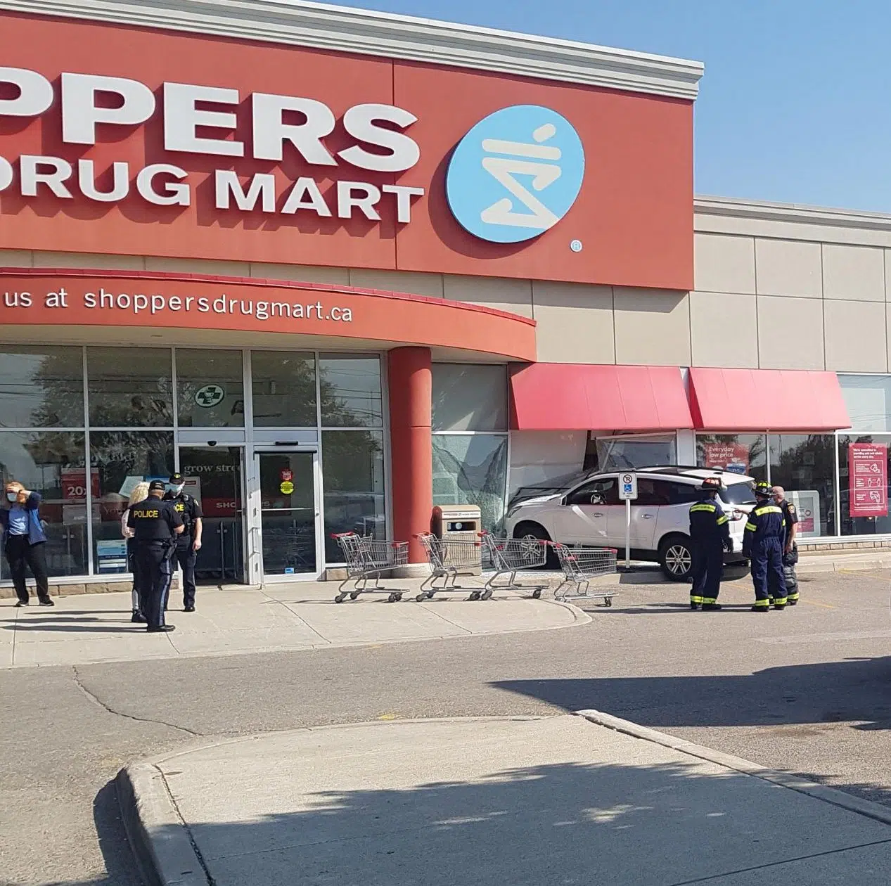 Vehicle crashes into Shoppers Drug Mart on Broadway in Orangeville