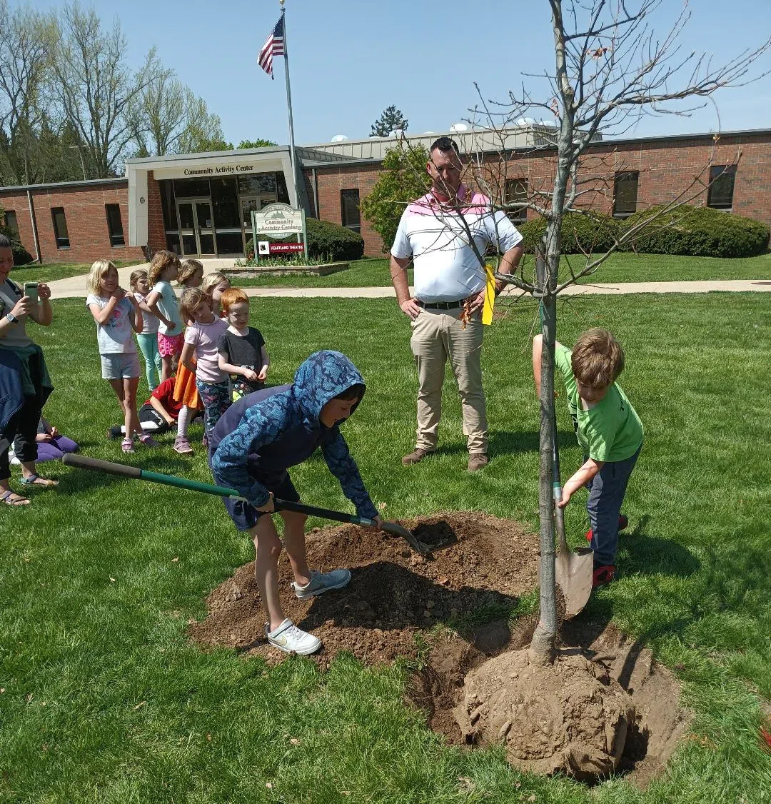 Bloom School Pods and Sprouts Celebrate Arbor Day with Town of Normal