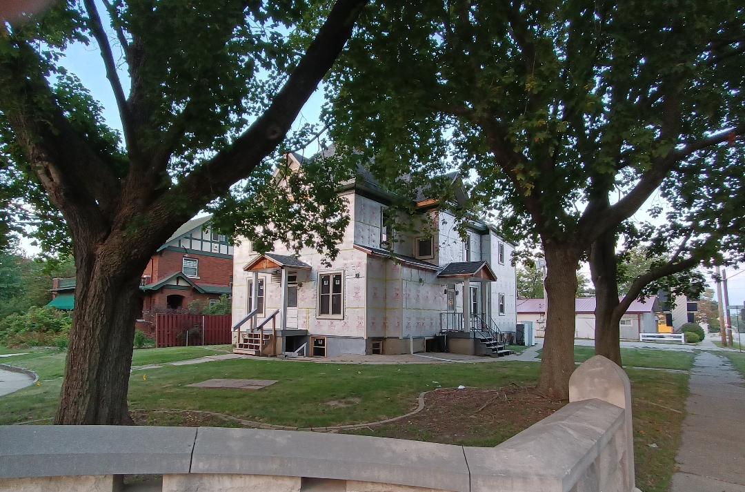 A Bloomington House divides neighbors