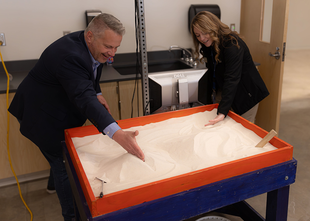 U.S. Congressman Eric Sorensen tours Heartland Ag Complex and Advanced U.S.