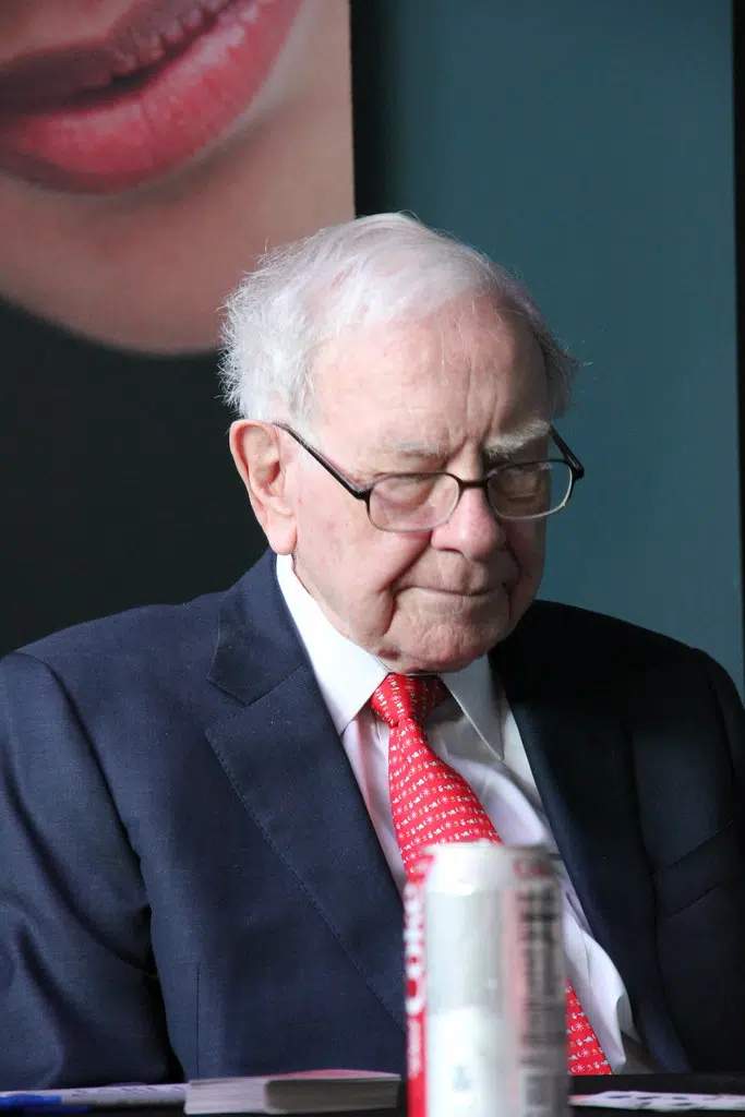 Buffett's company abandons $1.3B natural gas pipeline deal