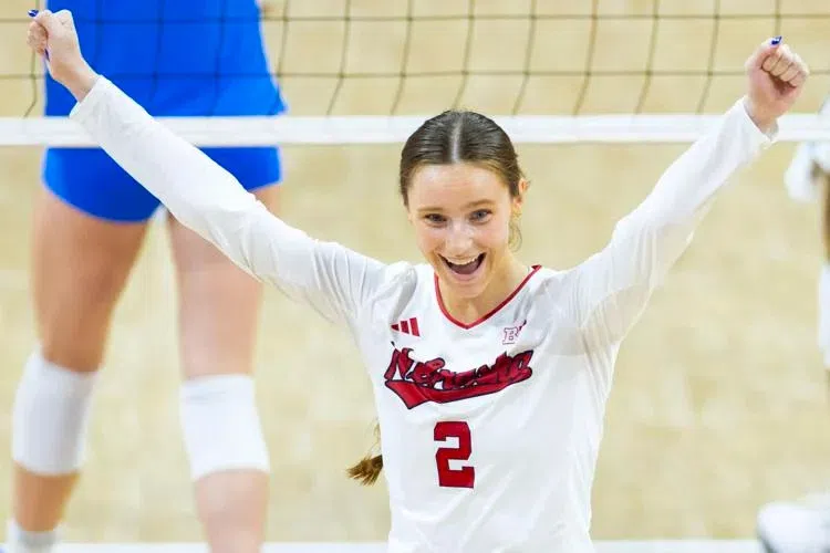 Nebraska volleyball hosts Illinois as Reilly sisters reunite again on the court