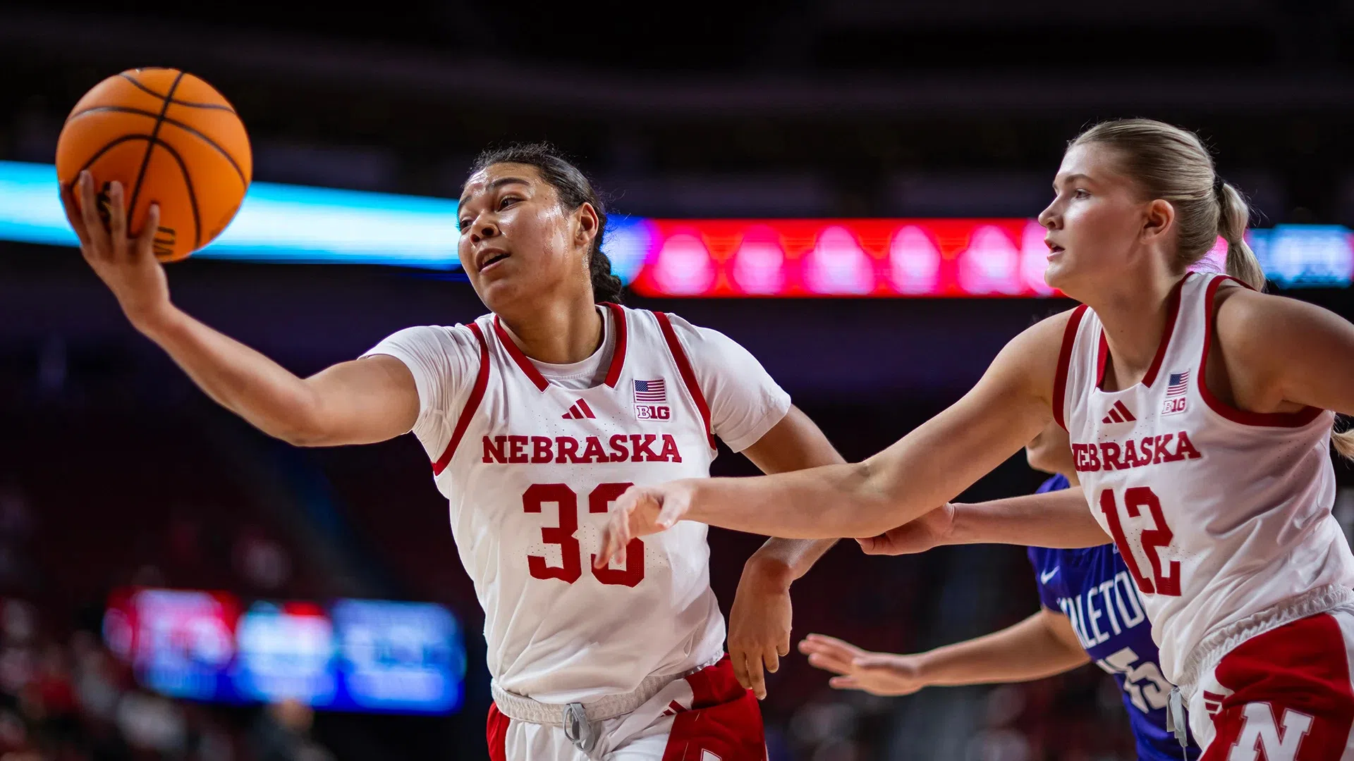 Huskers Fall at No. 1 UCLA