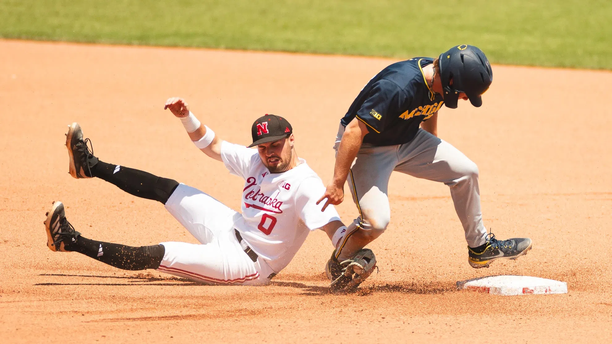 Huskers Edged by Michigan in Home Finale