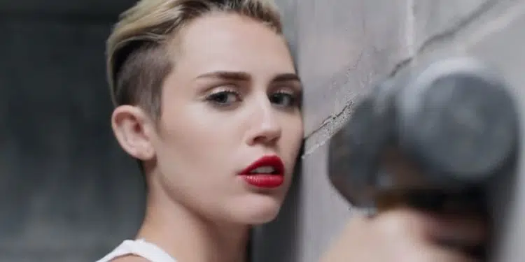 Miley Cyrus's 'Wrecking Ball' Hits One Billion Views