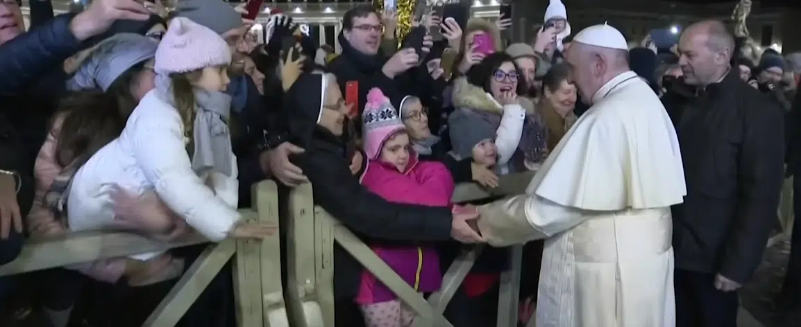 (Viral) Pope Francis Slaps Woman's Hand