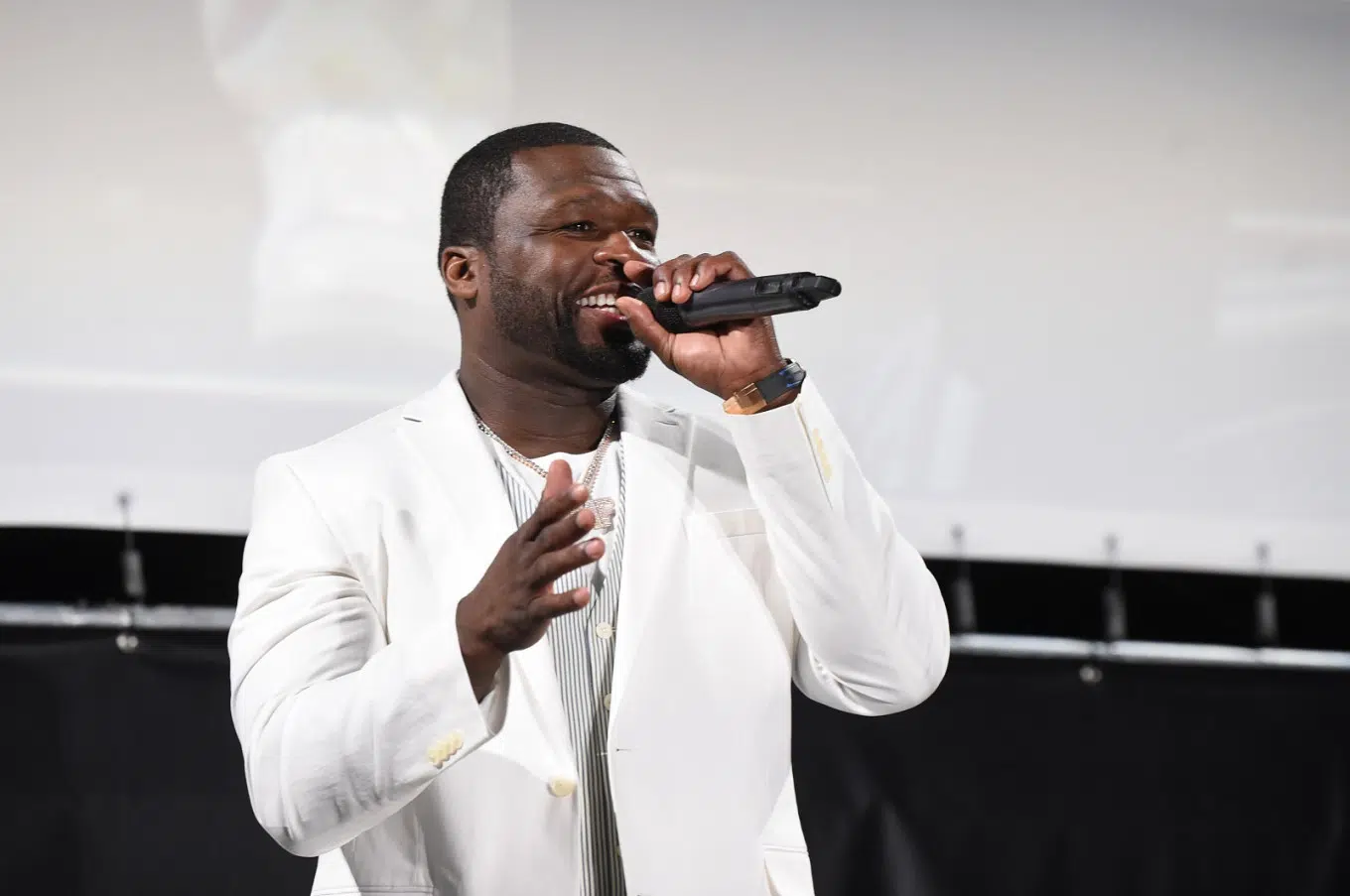 50 Cent Gives Burger King Employees Over $30,000
