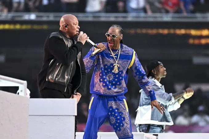 [WATCH] Did Snoop Dogg Smoke A Little Before The Halftime Show?