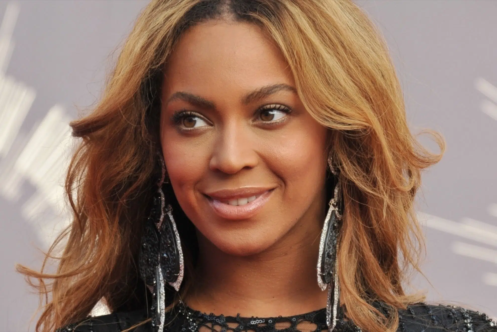 Beyoncé to Release New Single Later Tonight