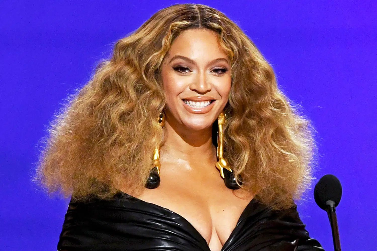 Beyoncé Announces Her First New Album in 6 Years