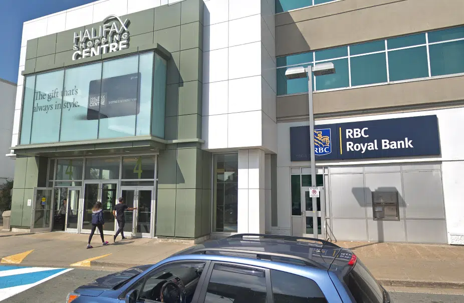 Suspect at-large after attempted robbery at Halifax Shopping Centre