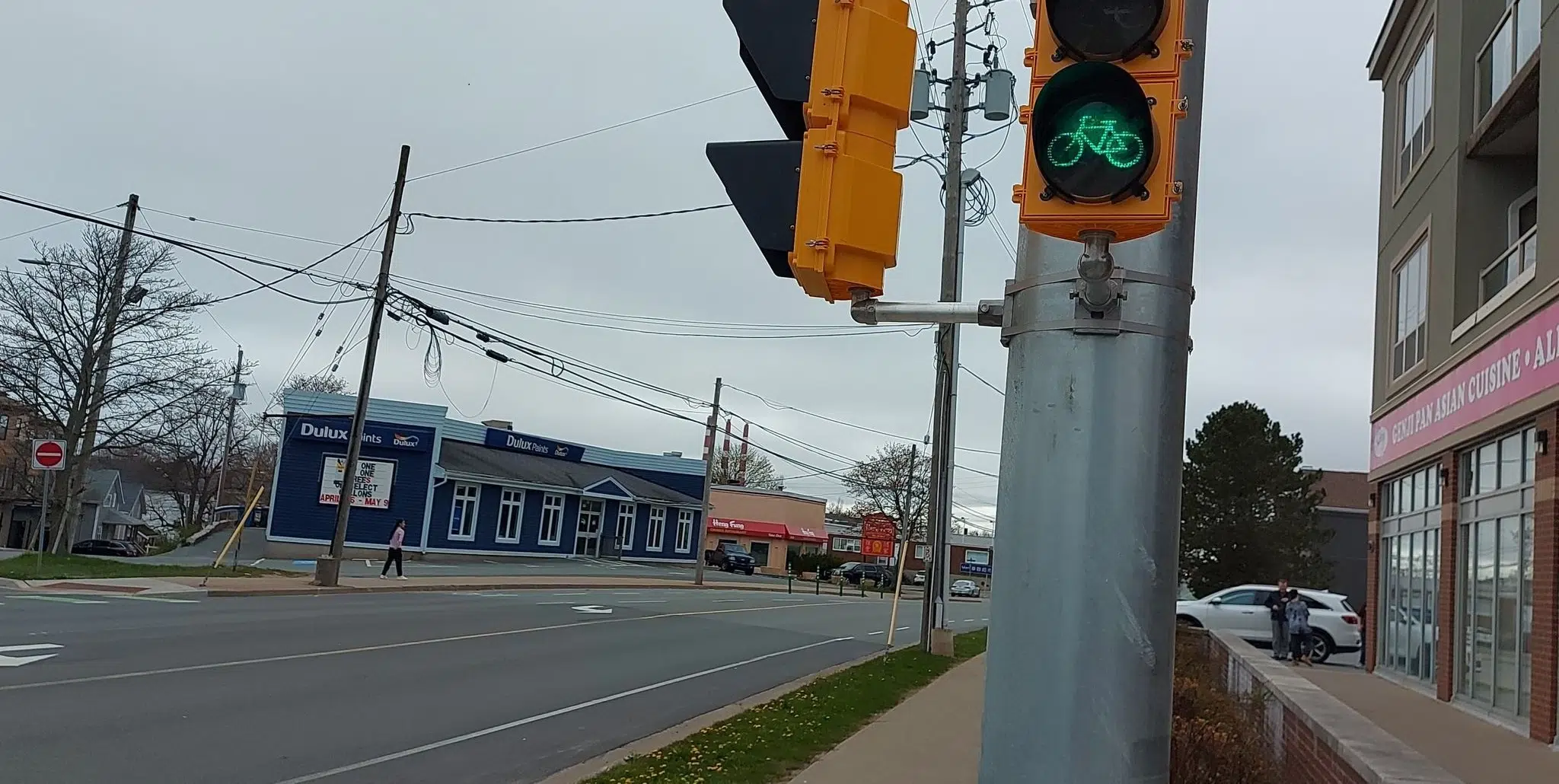 New bicycle signals on Wyse road 'a step in the direction', cycling advocate says