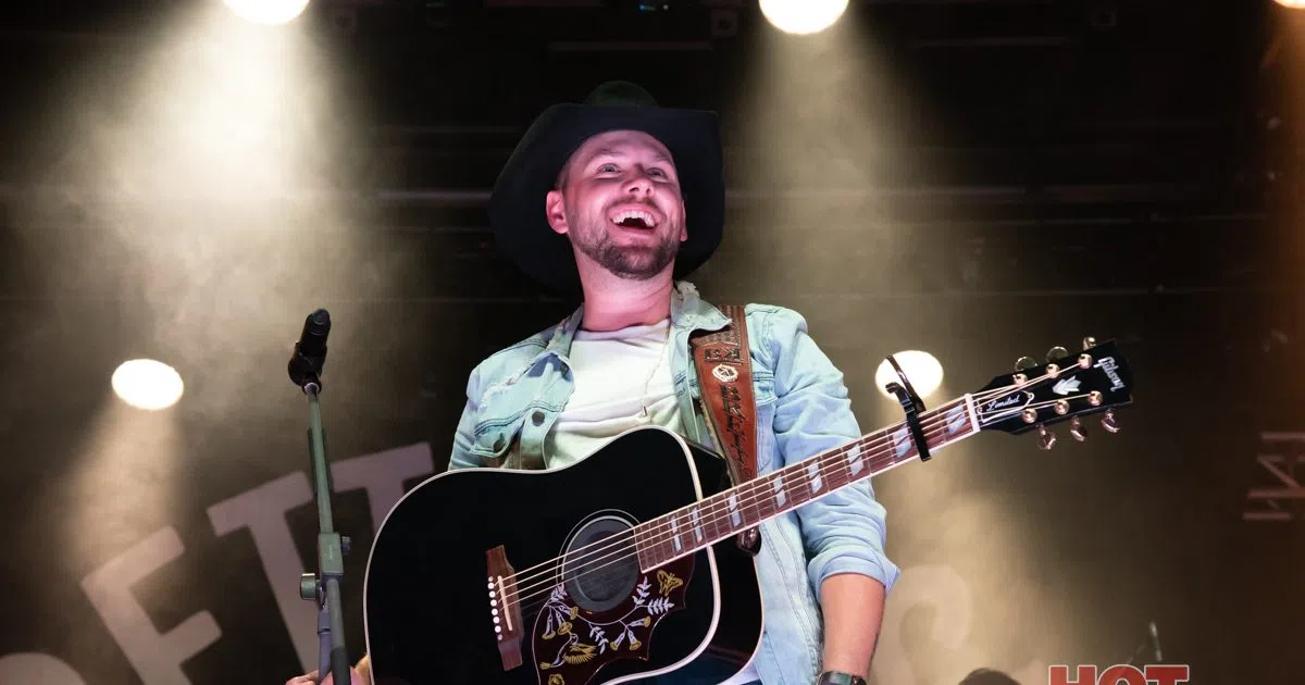 Brett Kissel Hits The Stage To Sing ‘Rockstar’ With Canadian Rockstars ...