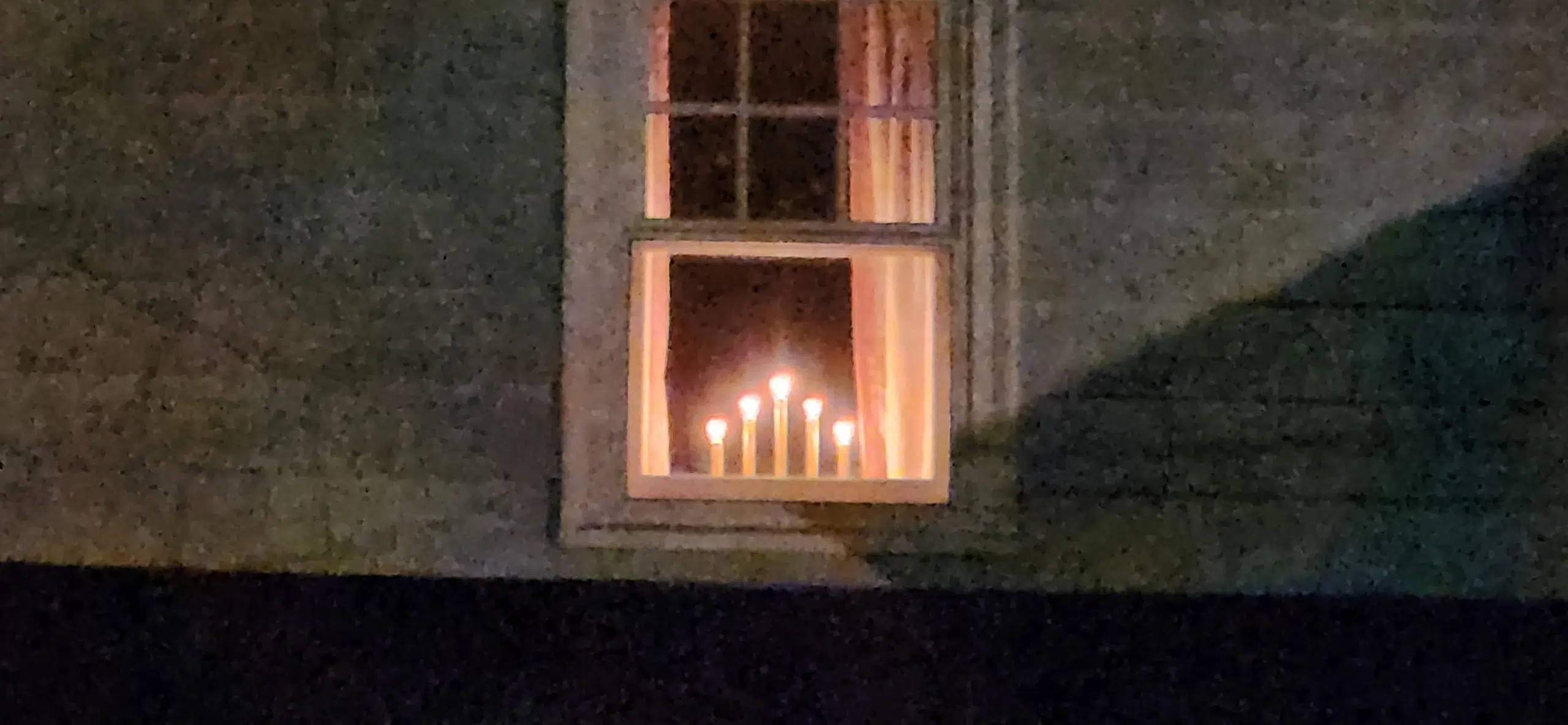 What Christmas Candles in Windows Mean