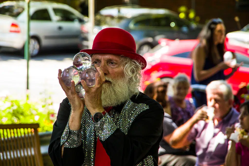 The Buskers Are Back!