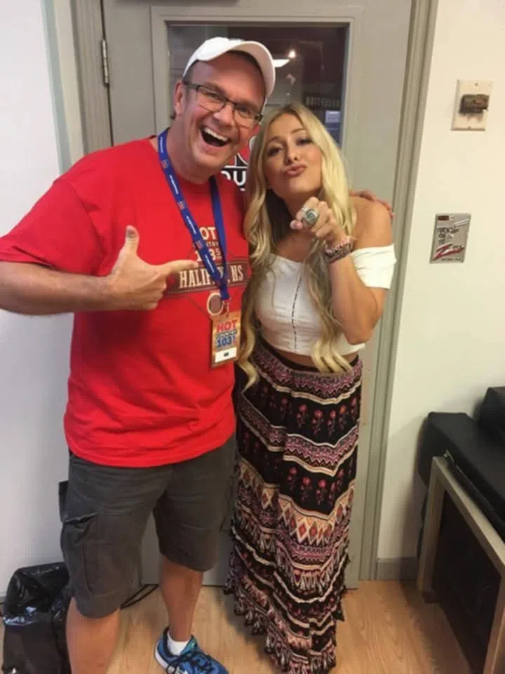 Madeline Merlo Called Ian to Chat About Her New Tune Middle of the Bed and More!