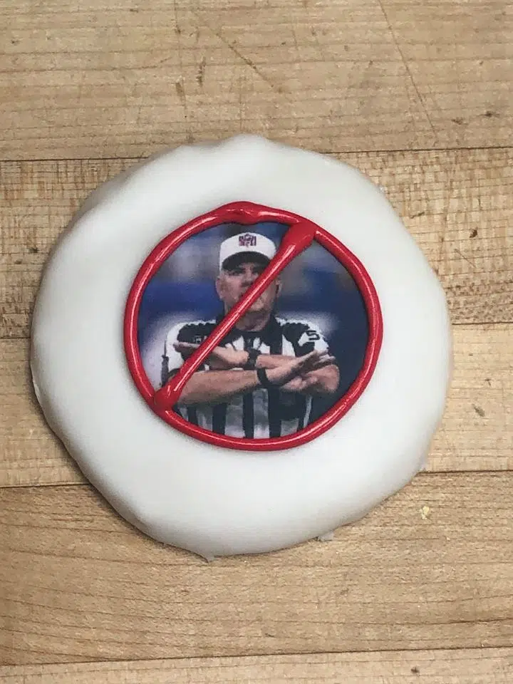 Bakery offering a chance for Saints fans to take a bite out of Rams' refs