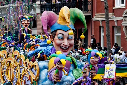 New Orleans parade-goer fatally run over by float