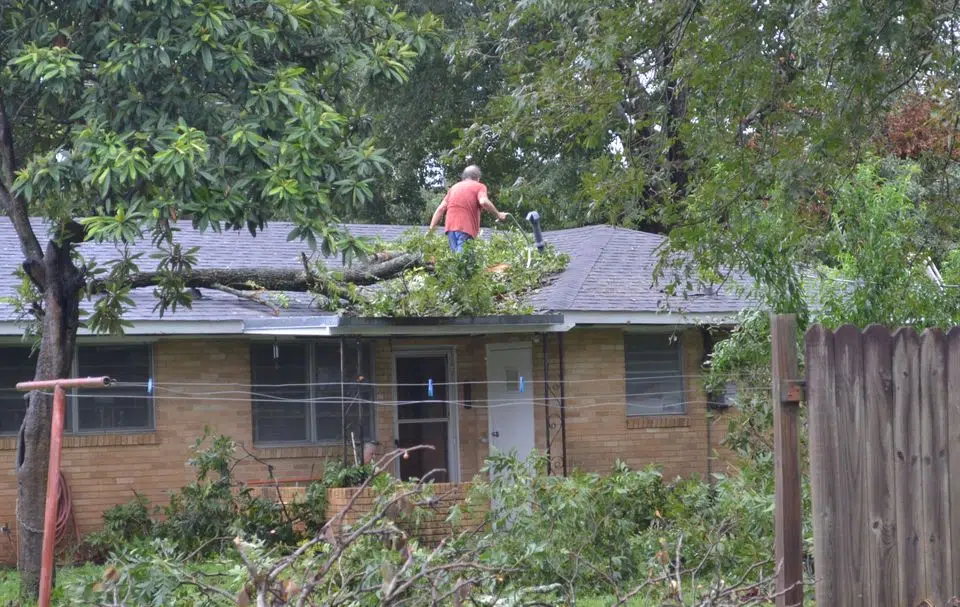 Hurricane Laura lands unexpectedly strong blow on central and north Louisiana