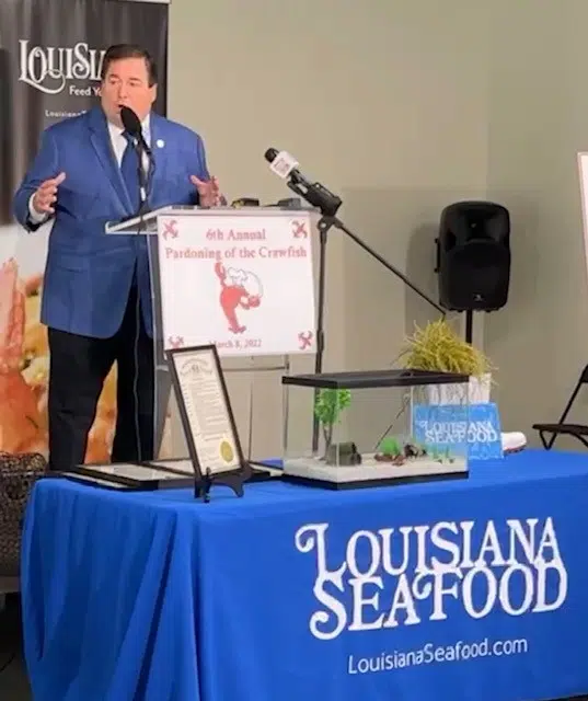Nungesser pardons crawfish 'Arrigeaux' to live out his remaining days at a Louisiana State Park