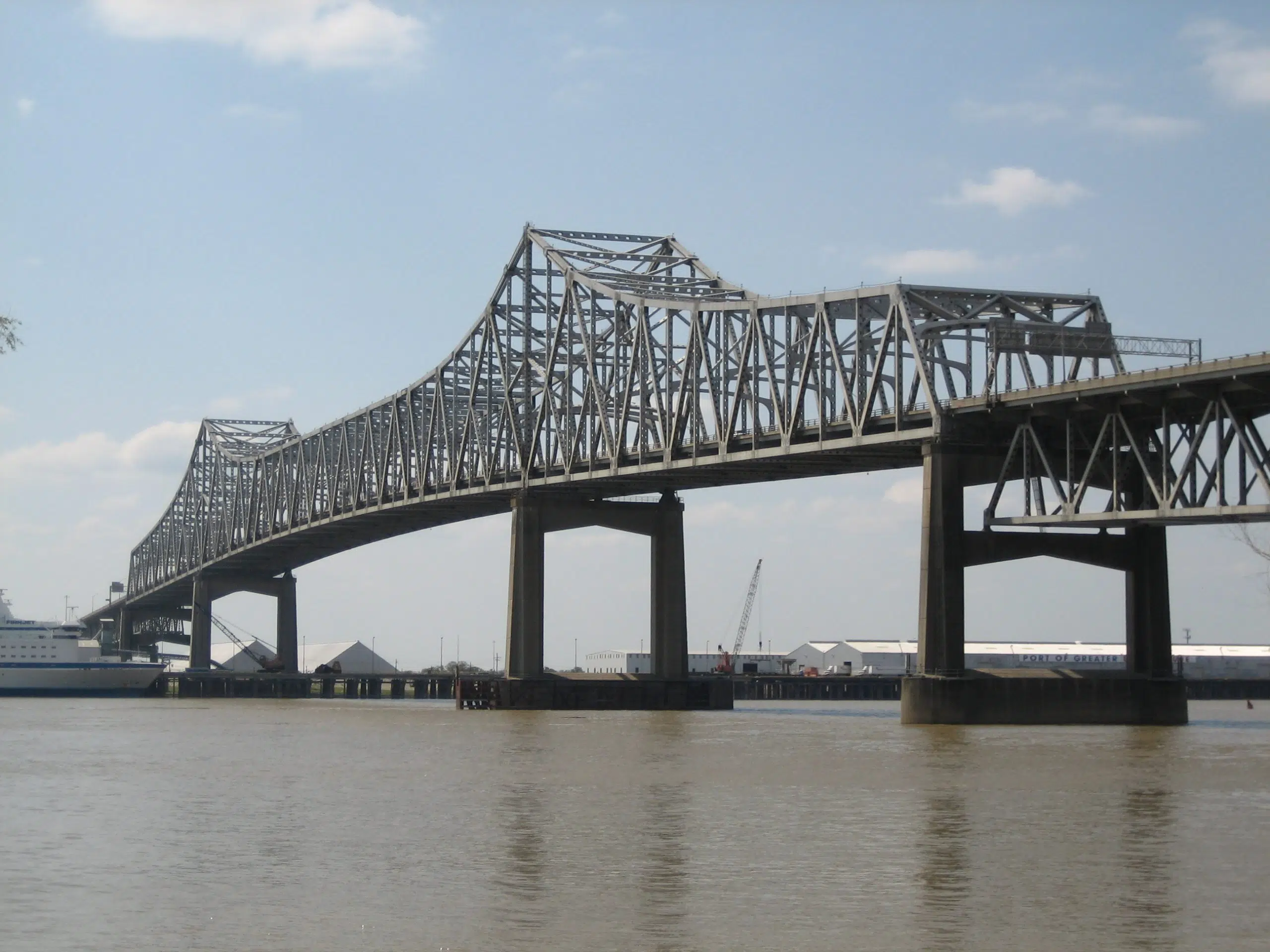 Legislative leaders express hesitation about setting 500-million dollars aside for a new Mississippi River Bridge in Baton Rouge