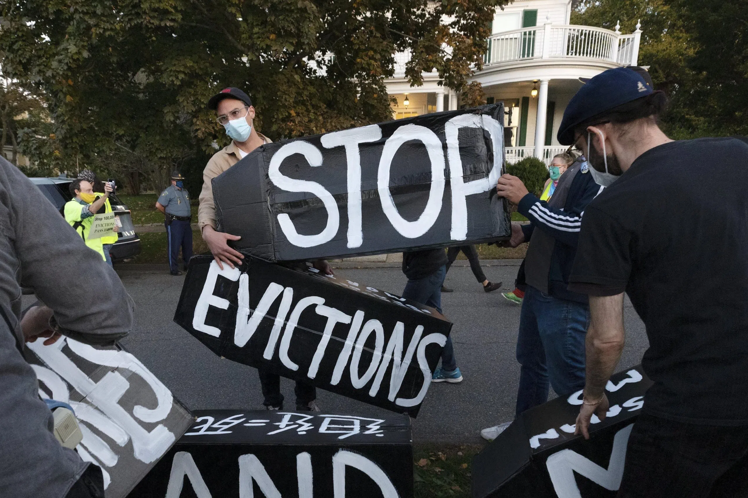 Senate unanimously passes bill penalizing illegal evictions