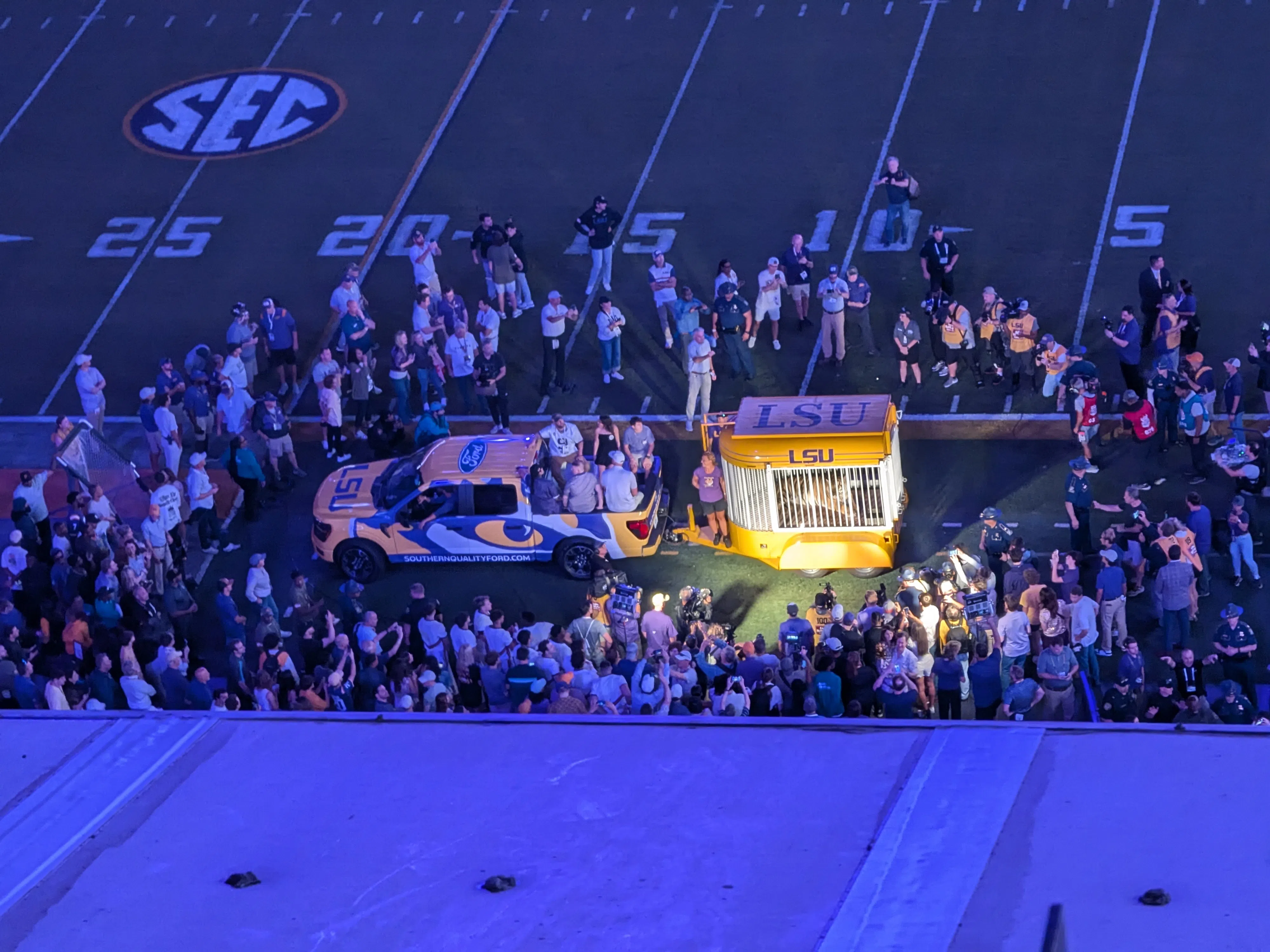 LSU student senate passes resolution condemning live tiger stunt at Death Valley