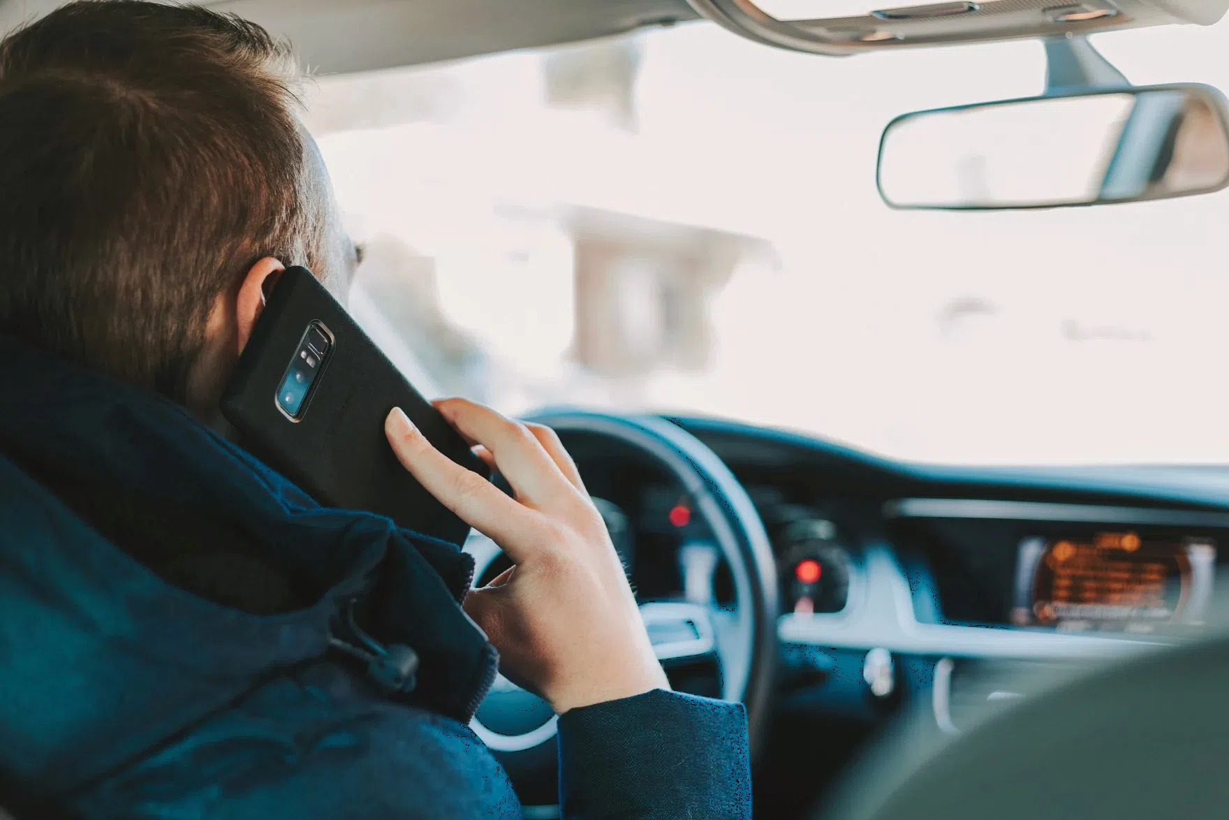 Louisiana House lawmakers advance bill that bans handheld cell phones while driving, except for emergencies