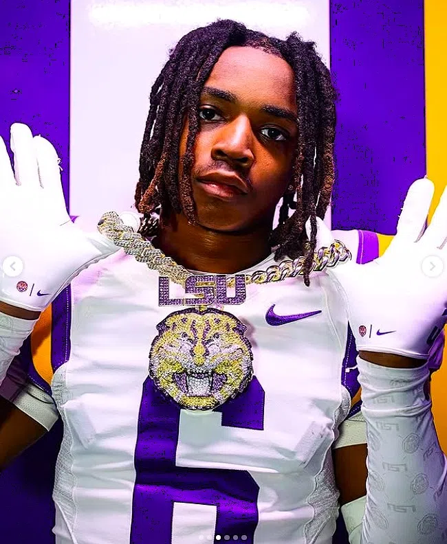 Alexandria Senior High School football star, LSU commit JT Lindsey nabs 2025 Warrick Dunn Award