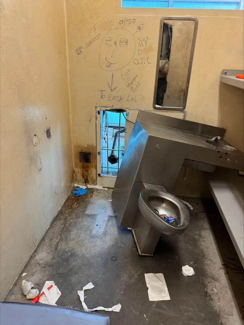 Manhunt on for inmates who escaped New Orleans jail