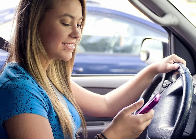 Bill to ban handheld cellphone use while driving advances to Louisiana House for final legislative approval