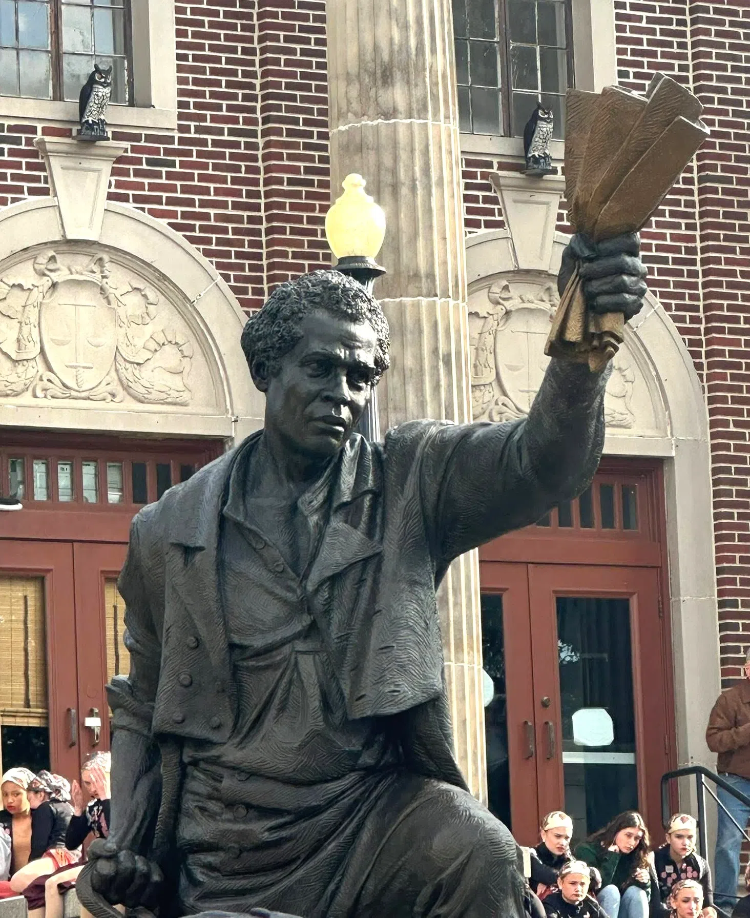 "Hope out of Darkness": Statue commemorating wrongfully enslaved man Solomon Northup unveiled in Marksville