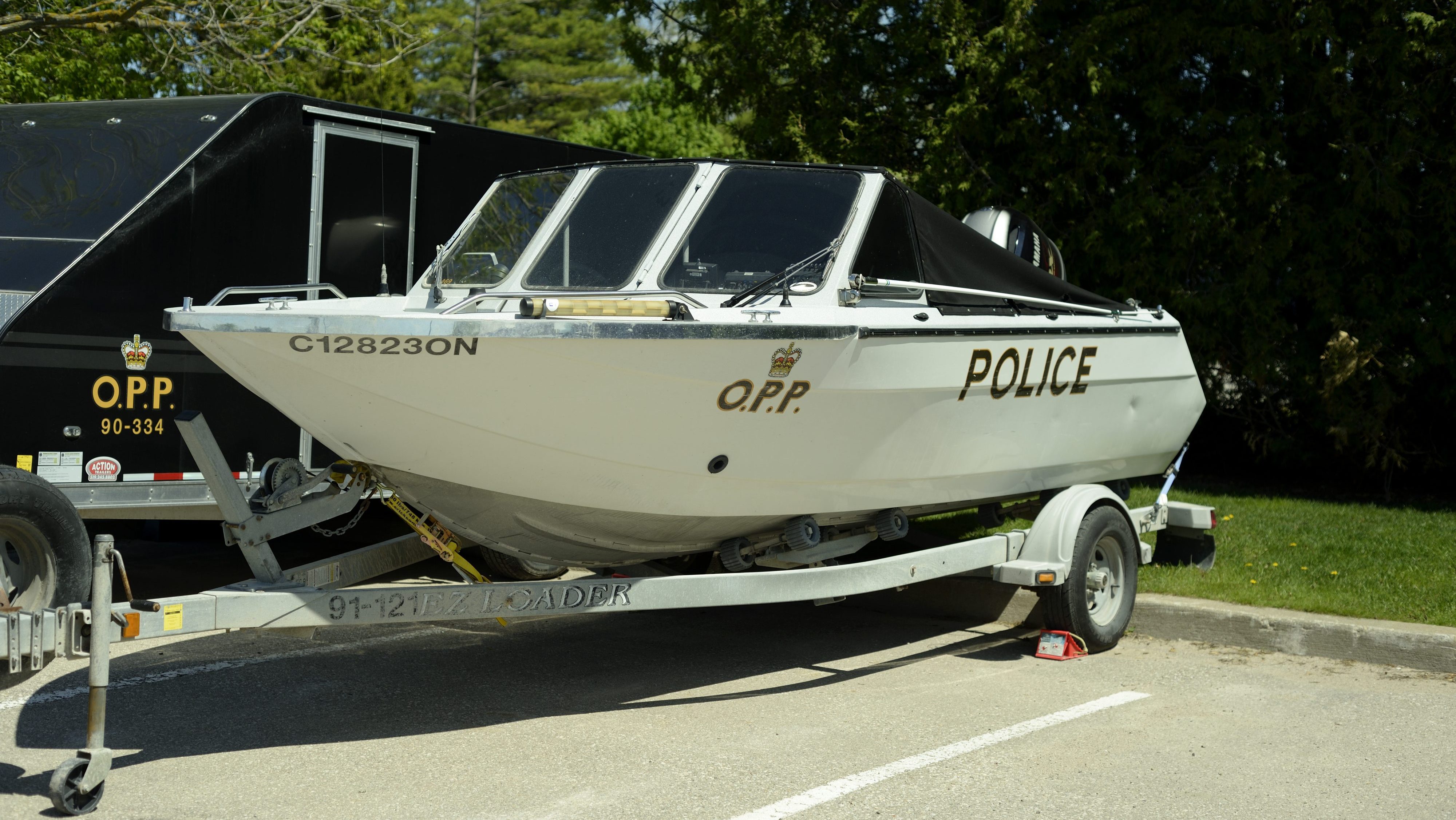 Bystander saves driver trapped in Guelph Lake